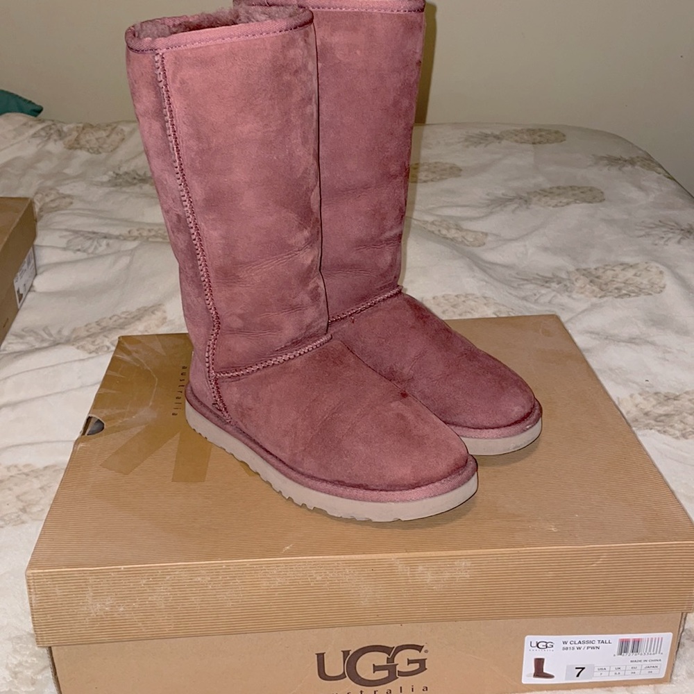 Classic tall Uggs boots